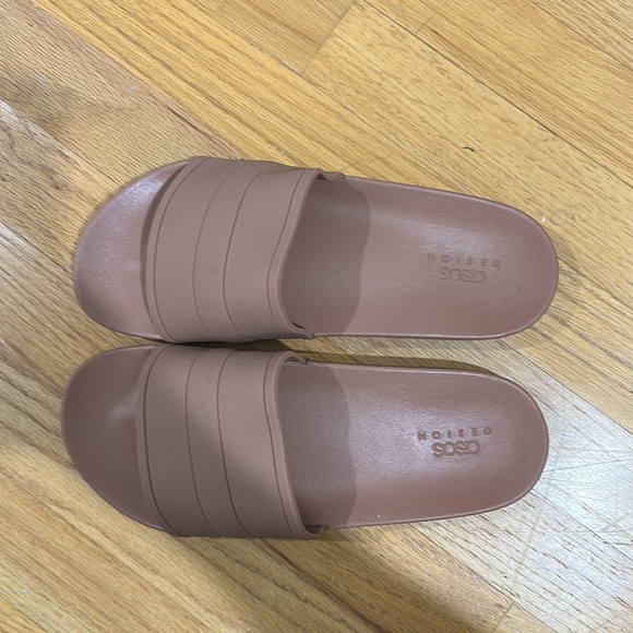 ASOS Design Slides - Picture 2 of 2